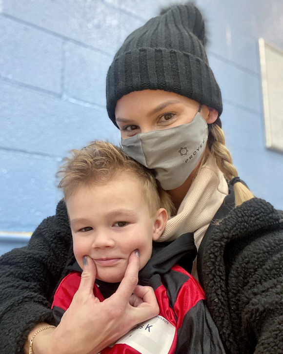 meghan king edmonds & son instagram selfie