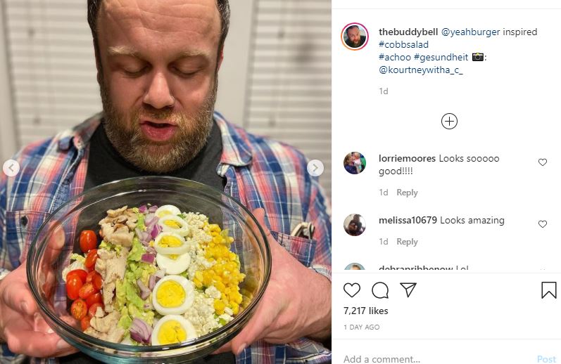 Buddy Bell And Courtney Enjoy A Yummy Meal