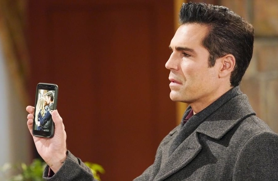 Young and the Restless - Rey Rosales - Jordi Vilasuso