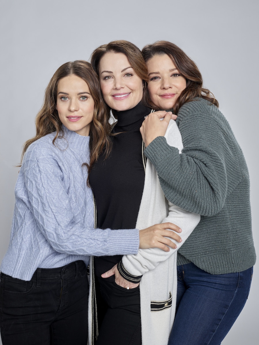 Hallmark Photo: Lyndsy Fonseca, Erica Durance, Kimberley Sustad Credit: ©2021 Crown Media United States LLC/Photographer: Hugh Tull