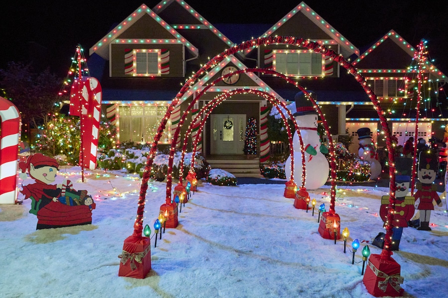 Hallmark The Christmas House 2-Credit: ©2021 Crown Media United States LLC/Photographer: Hugh Tull