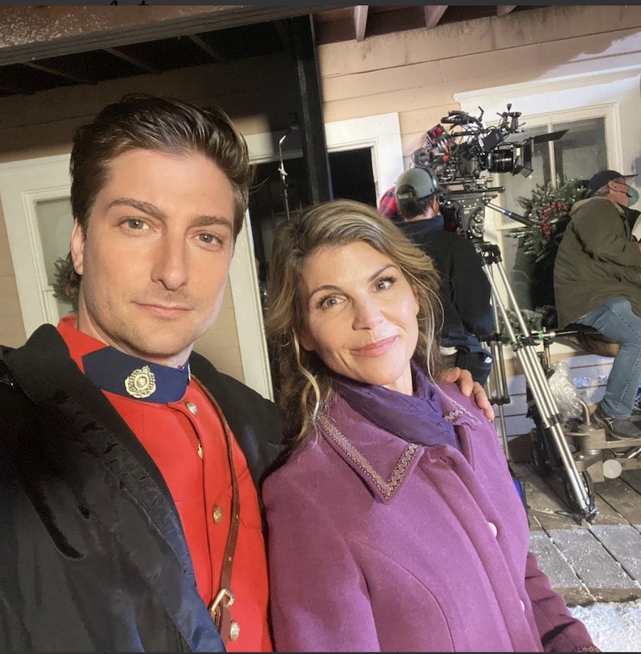 Daniel Lissing, Lori Loughlin-https://www.instagram.com/p/CXpXq29FpcI/